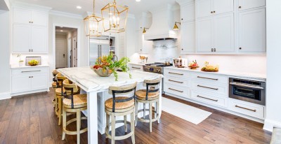 Hallmark Floors - Novela - Eliot (Hickory) - Transitional Kitchen Design - Toulmin Cabinetry - Jay Young