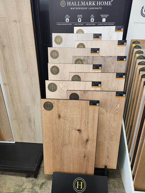 issis and Sons crescendo display