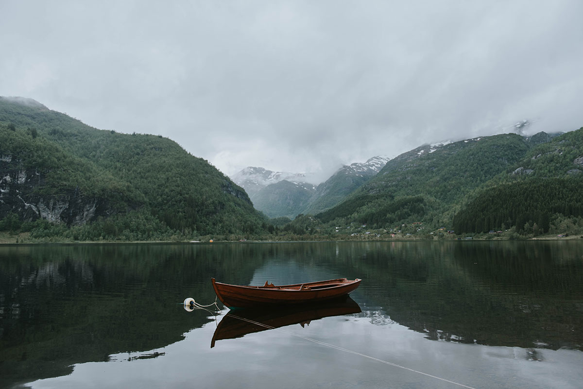 an empty lake to reflect