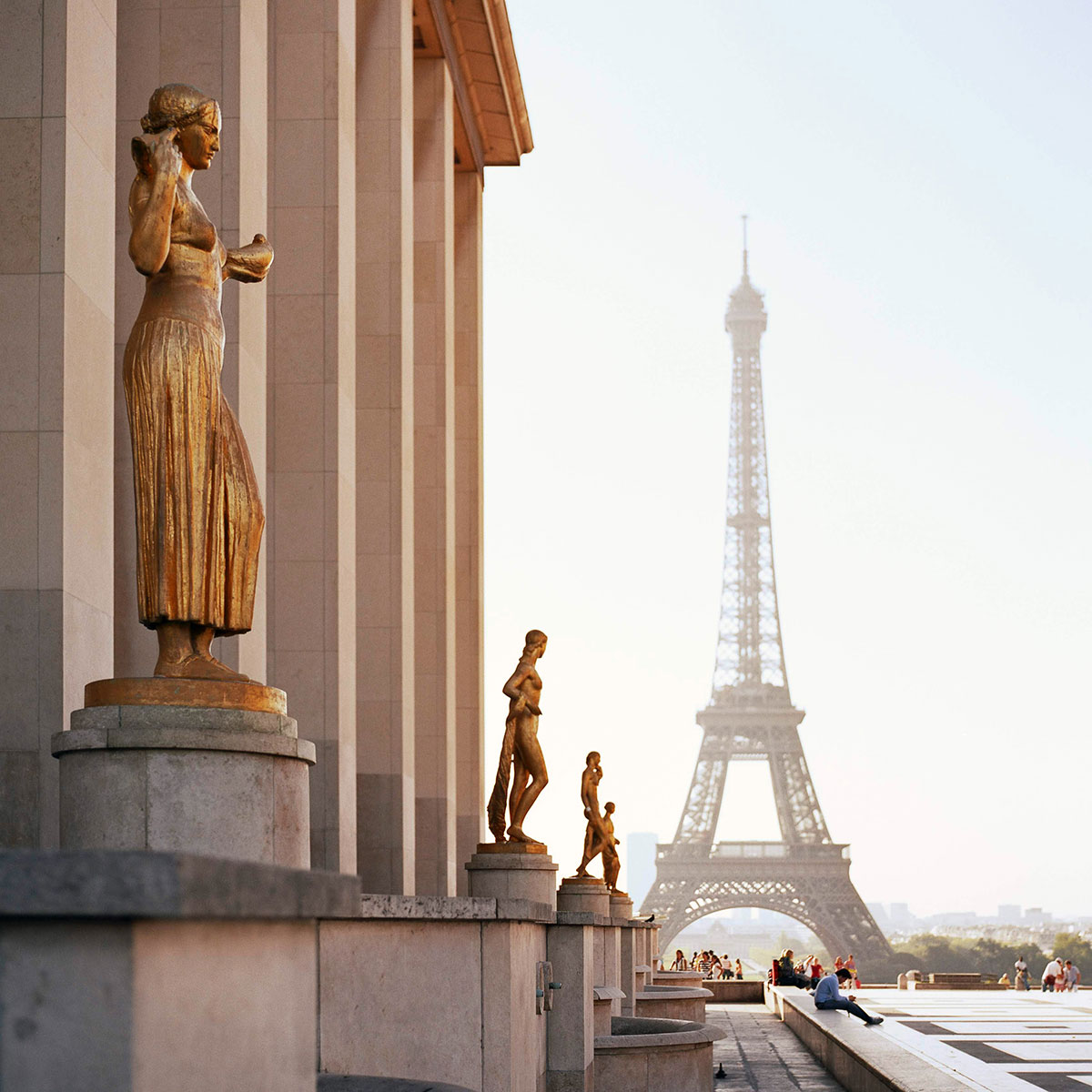 eiffel tower in paris